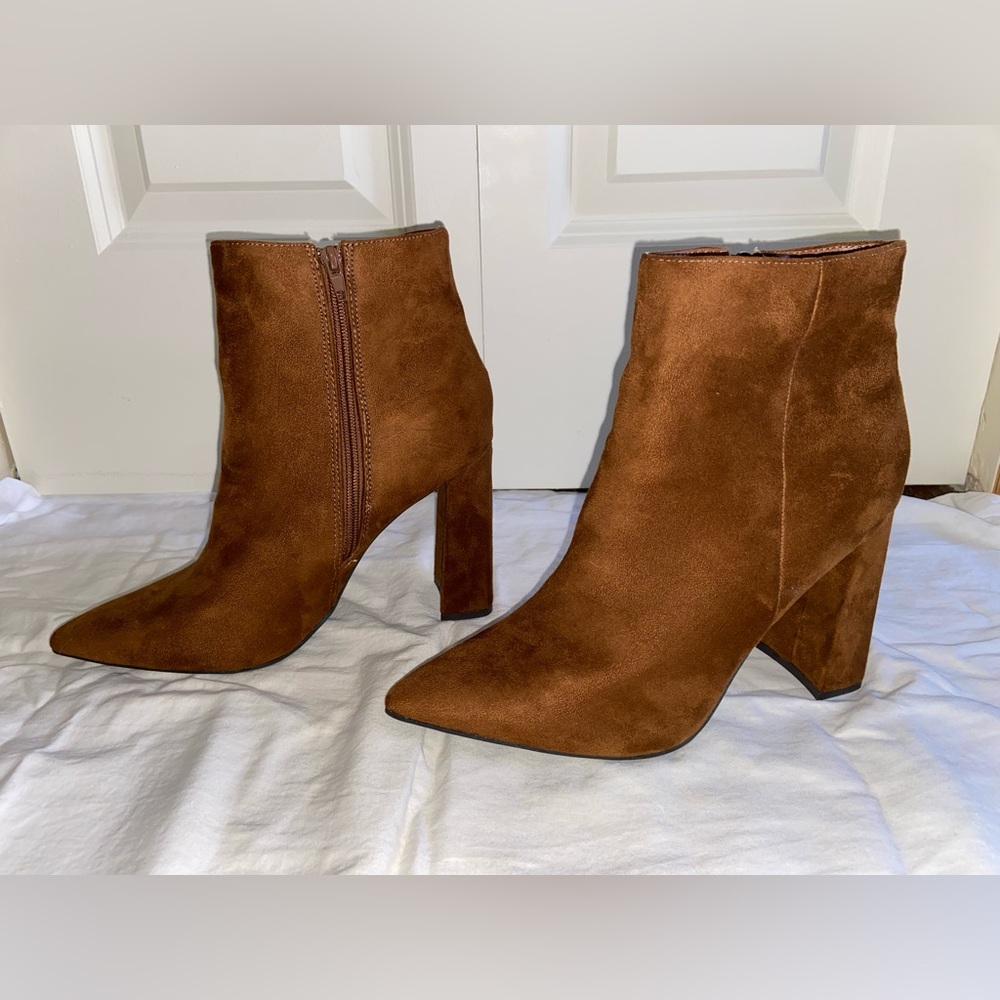 Women’s Boots, Size 10 - Picture 10 of 10